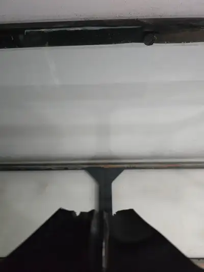 selling a 100 gallon glass aquarium/enclosure. no cracks, no chips. top part of enclosure is missing...