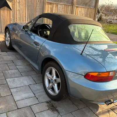 1997Z3 roadster six cylinder naturally aspirated, automatic mint condition