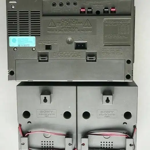 Sony CFS-5000S AM/FM-MW-SW 7 Band Receiver/Recorder Boombox in Stereo Systems & Home Theatre in City of Toronto - Image 4