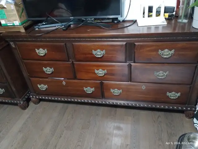 Antique Solid Rosewood Dresser and Wardrobe closet in Dressers & Wardrobes in Oakville / Halton Region - Image 3