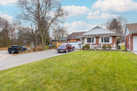Large Open Concept Bungalow, 3 Kitchens, Across From Golf Course