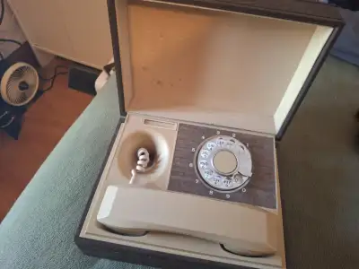 1 ancien telephone a Roulette dans 1 boite en.vraix bois travail, View more