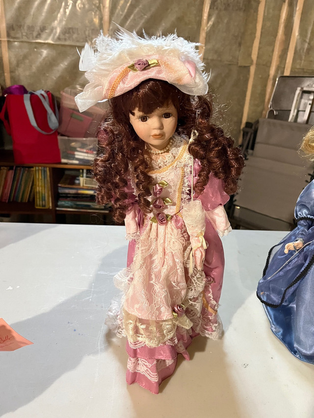 Vintage  Porcelain Dolls in Arts & Collectibles in Chatham-Kent - Image 2