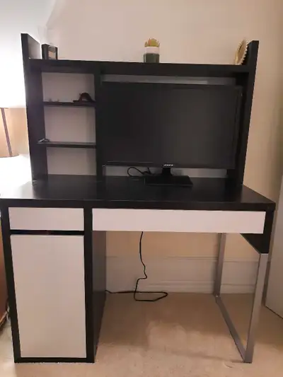 Micke desk, View more
