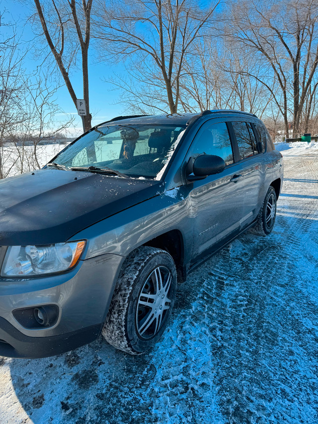 Jeep compass dans Autos et camions  à Laval/Rive Nord - Image 3