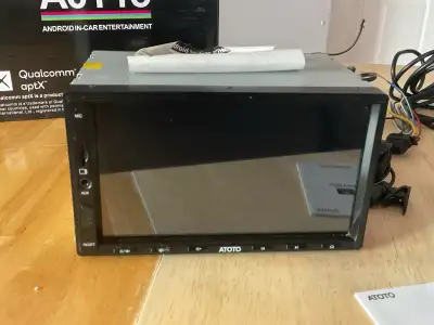 In perfect working condition Please notice that the Universal Antenna Adapter shown on pictures in n...