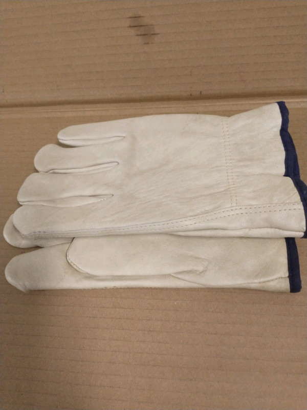 NEW PIGS SKIN WORK GLOVES LINED
GENUINE LEATHER NATURAL FIT! in Other in St. Catharines