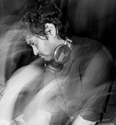 Hire a DJ !573323673149777928