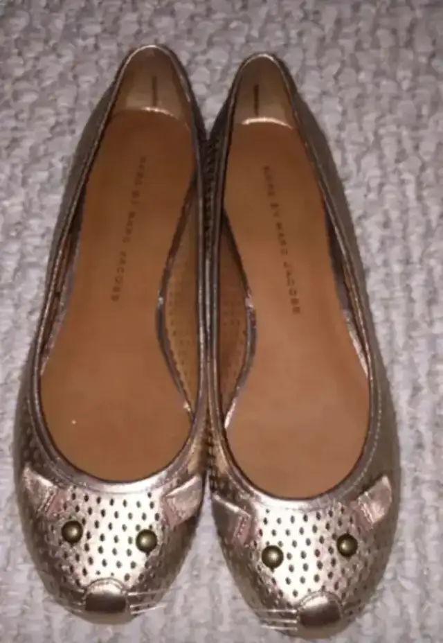 HIGH END DESIGNER SIZE : 36 ( NARROW FEET)  Marc Jacobs Mouse fl in Women's - Shoes in Calgary - Image 2