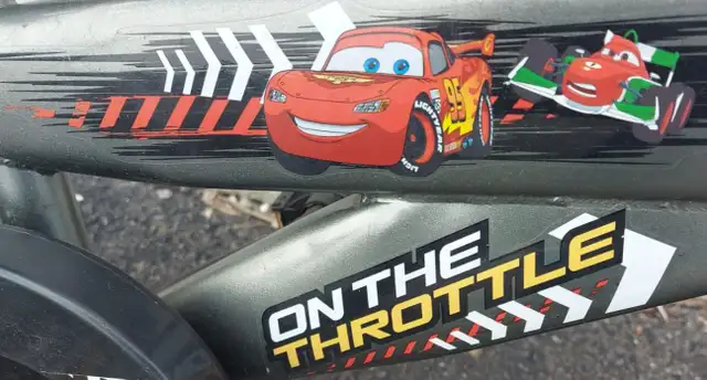 STEVE McQUEEN "ON THE THROTTLE" BICYCLE in Kids in London - Image 3
