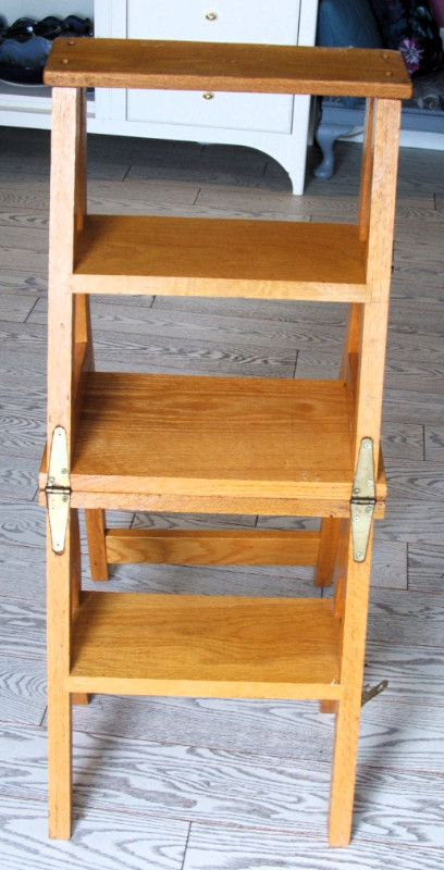 OAK Convertible Chair to 3 Step Stepstool;Handy in Kitchn/Pantry in Multi-item in Barrie - Image 4