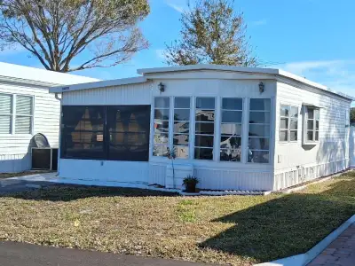 Maison mobile à vendre 2470, Rosebud Lane Crystal Lake Village Wauchula Florida $5.900 Nego. Chambre...