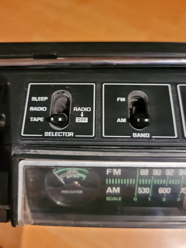 RADIO CASSETTE PANASONIC RQ-548S / VINTAGE in Arts & Collectibles in Laurentides - Image 5