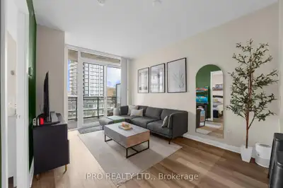 Spacious 1 Bedroom + Den Condo for Rent, near Square One