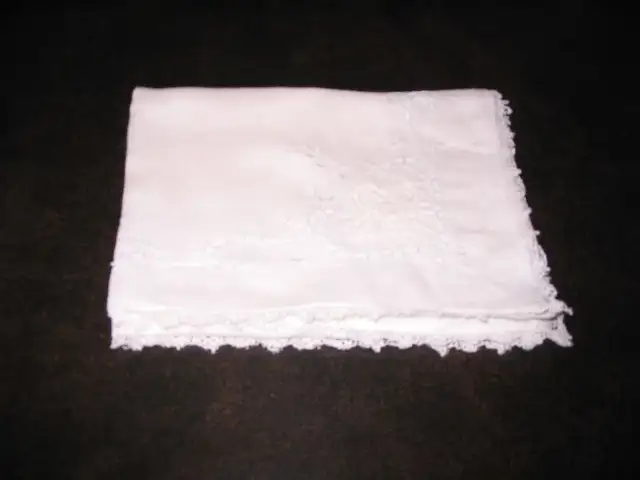 VINTAGE BELLE NAPPE POINTS RICHELIEU - SERVIETTES - BRODERIE in Arts & Collectibles in Laval / North Shore - Image 6