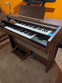 Electric Organ (Yamaha Electone B-5CR) - $100
