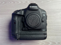 Canon 1DX Mark II + 1 Battery + 256 CF Card + CFast Card