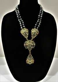 NEW IN BOX, HEIDI DAUS "CLASSICALLY SUITED" NECKLACE