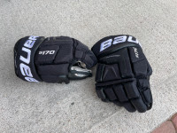 Bauer Kid's Hockey Gloves