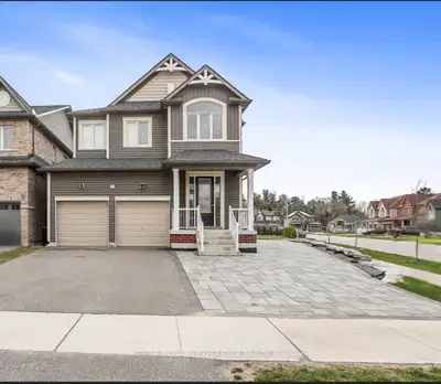 House for Rent – Angus Beautiful luxury home with 4 bedrooms and 4 bathrooms. Very clean, spacious,...