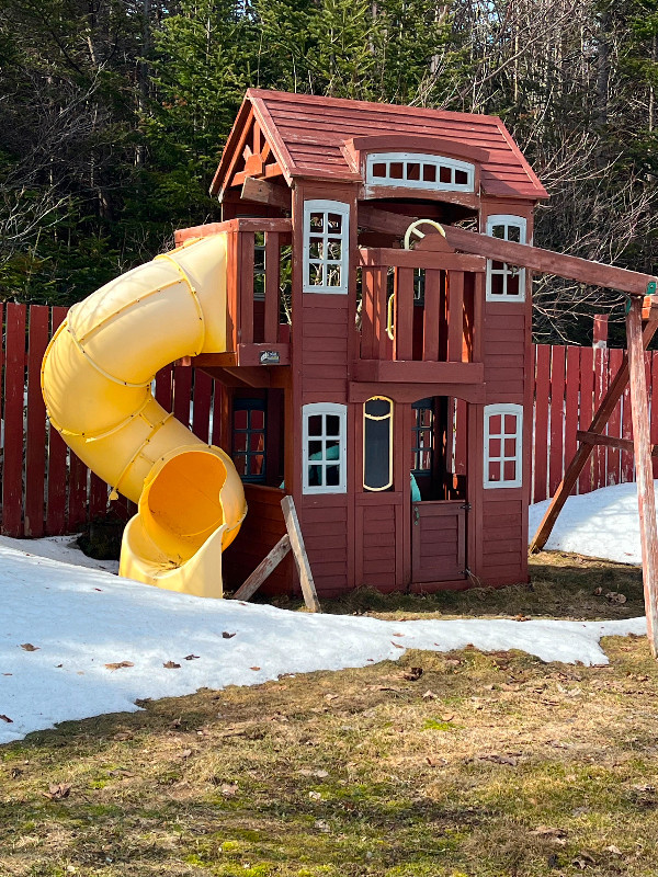 Outdoor playhouse in Other in St. John's - Image 2