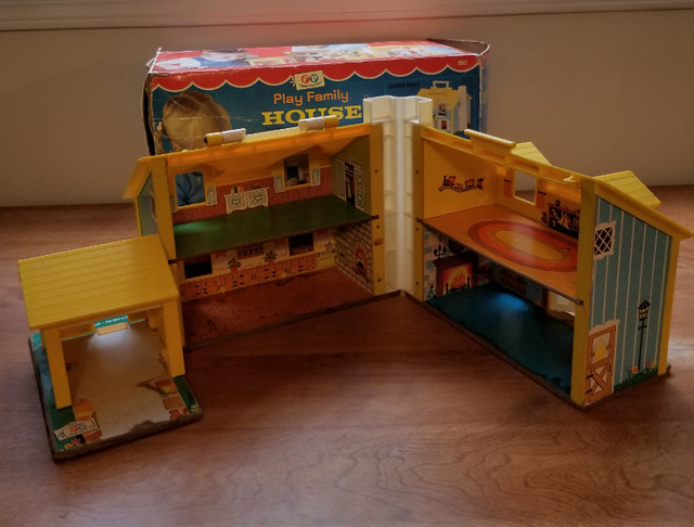 Vintage Fisher-Price Family Playhouse 1969 in Arts & Collectibles in Banff / Canmore - Image 4