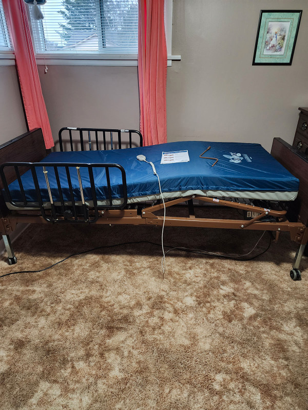 Twin Hospital Bed in Beds & Mattresses in Thunder Bay - Image 3