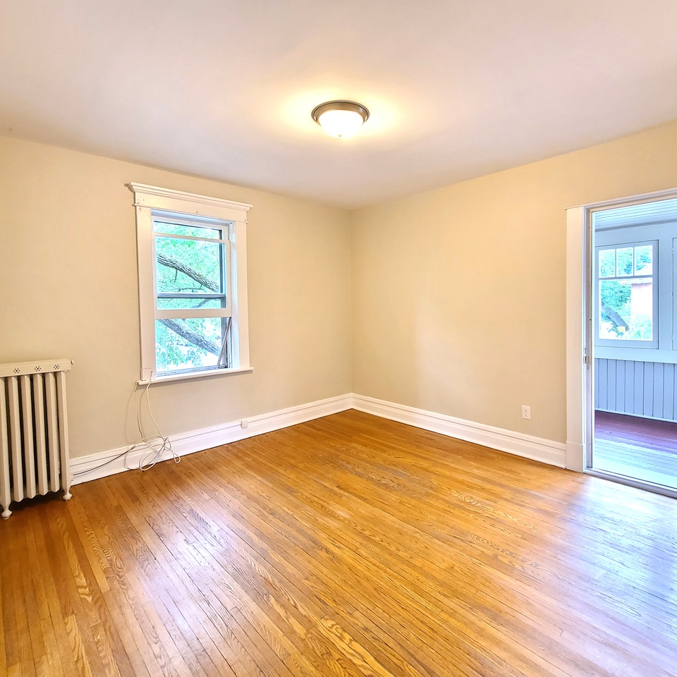 2 Bedroom Apartment in The Avenues! 3