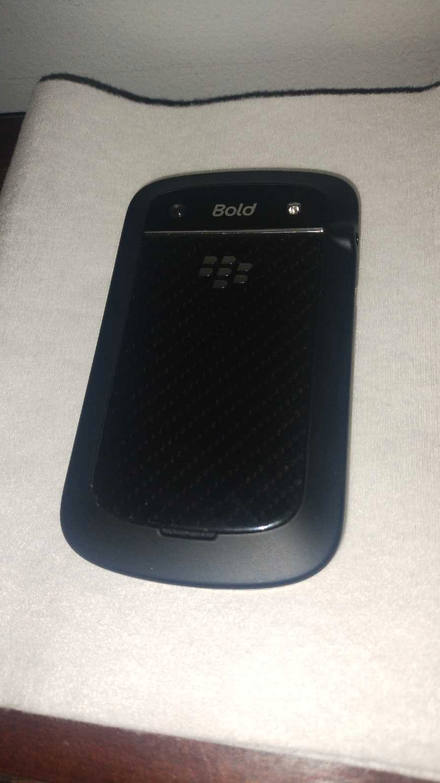 **BLACKBERRY**phone in Cell Phones in Hamilton - Image 3