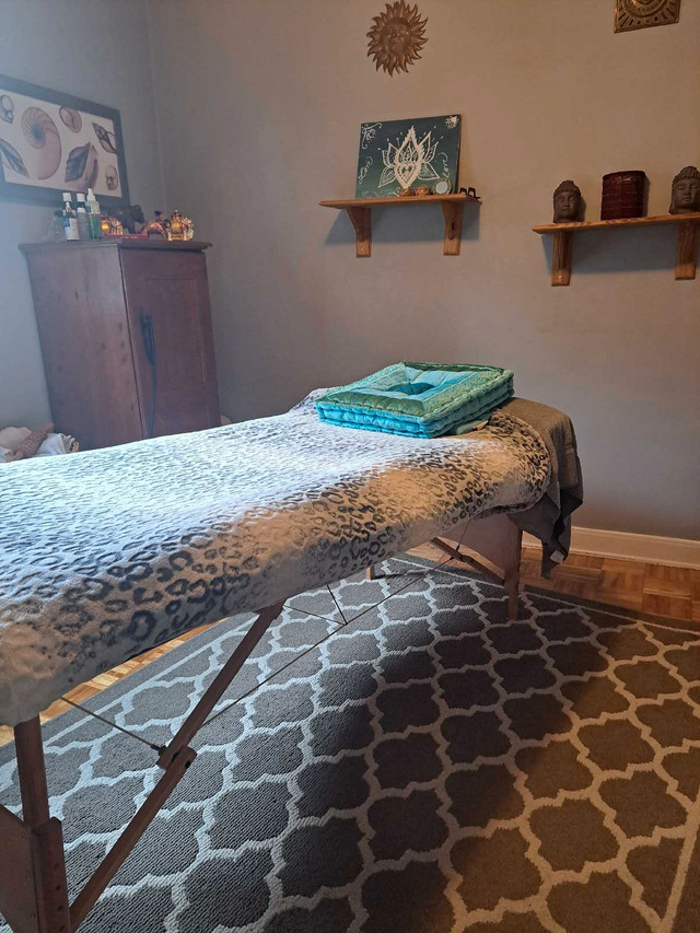 Massage Réflexologie en Privé - Laval/Rive Nord dans Services de Massages  à Laval/Rive Nord - Image 2