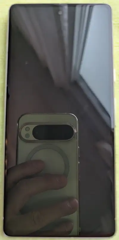 Google Pixel 7 Lemongrass/Green 128GB Bundle Flawless Condition, View more