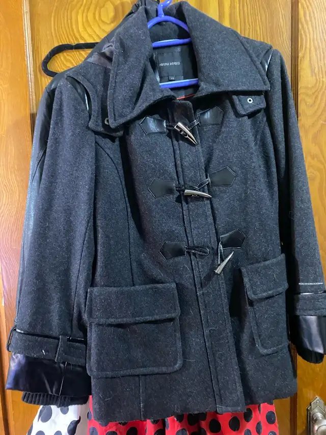 LOT de Trench-coats et manteau in Women's - Tops & Outerwear in Sherbrooke - Image 7