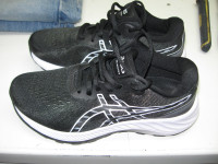 BRAND NEW Ladies ASICS OrthoLite Running Shoes. SUPER NICE. LOOK