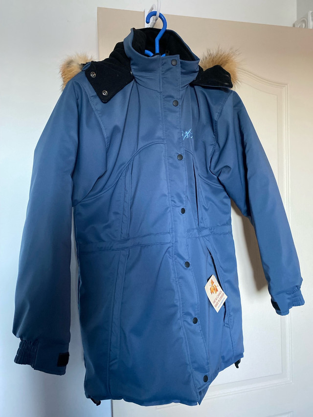 Manteau d’hiver neuf pour femme  dans Femmes - Hauts et vêtements d'extérieur  à Rimouski / Bas-St-Laurent - Image 2