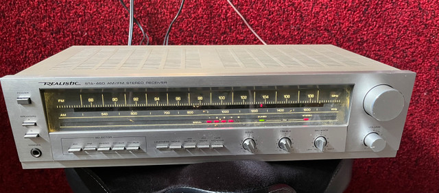 Vintage Stereo Receiver Realistic  in Stereo Systems & Home Theatre in Mississauga / Peel Region