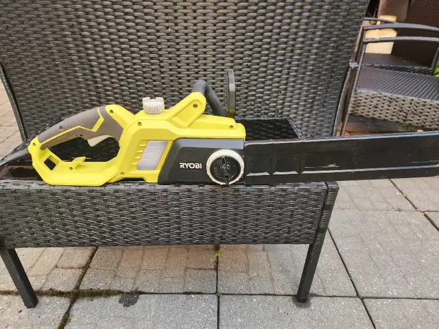 chain saw Ryobi 16 inches  in Outdoor Tools & Storage in Ottawa - Image 2