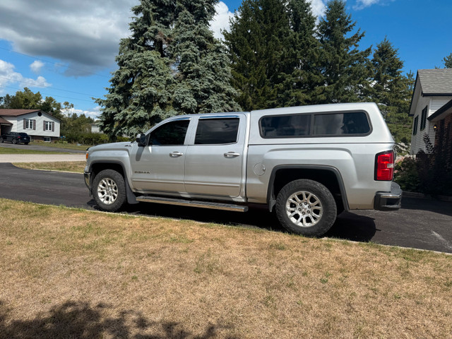 2014 GMC Sierra Z71 Crew Cab 4x4 in Cars & Trucks in Kawartha Lakes