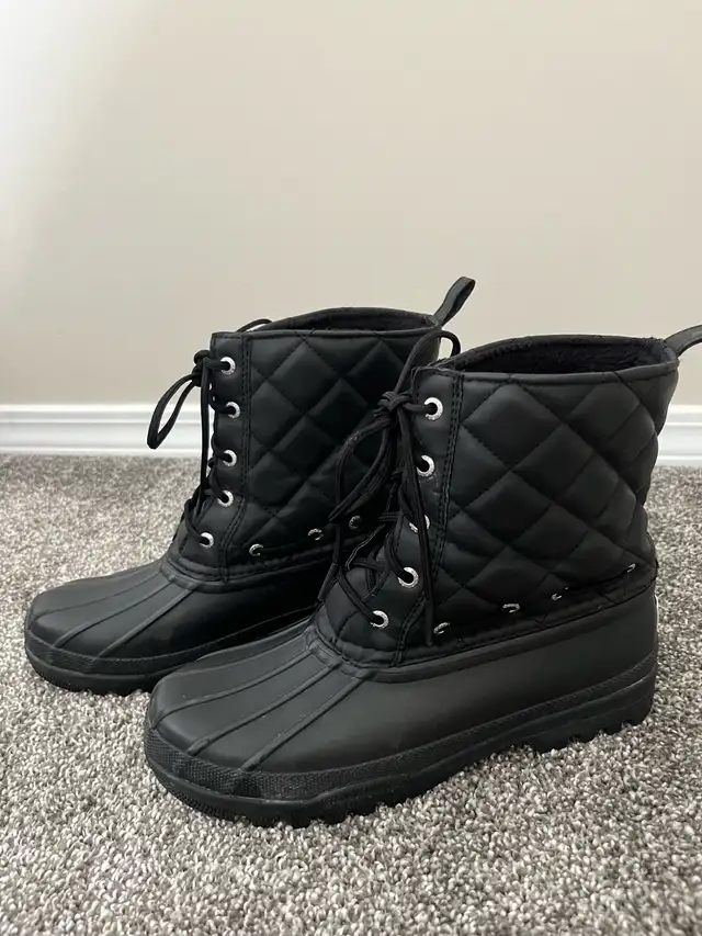 Black Sperry women’s boots in Women's - Shoes in Calgary - Image 7