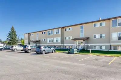 East Airdrie room for rent in shared condo