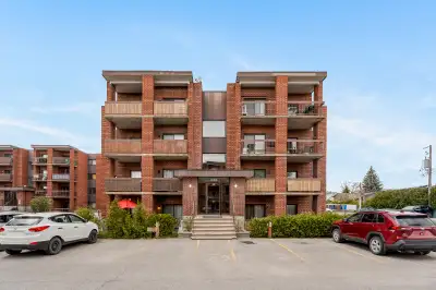 ** OCCUPATION 1er juillet ** Inclusions: poêle, frigidaire, laveuse et sécheuse, lave-vaisselle lit...