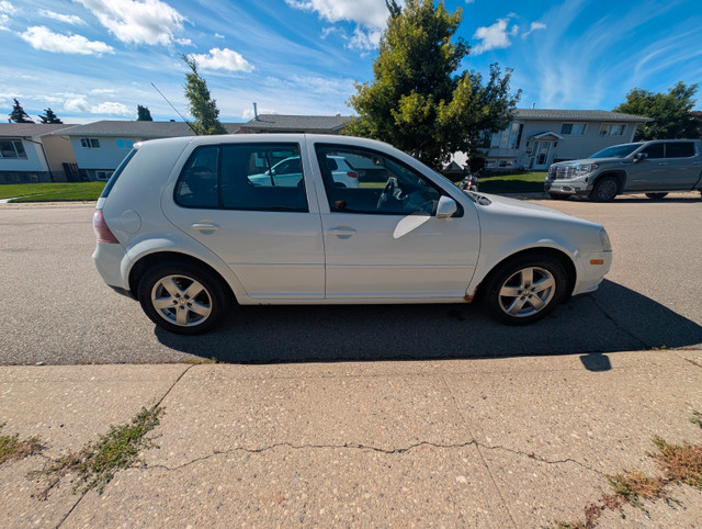 2009 volkswagen city golf automatic runs great low km sunroof/AC in Cars & Trucks in Edmonton - Image 3