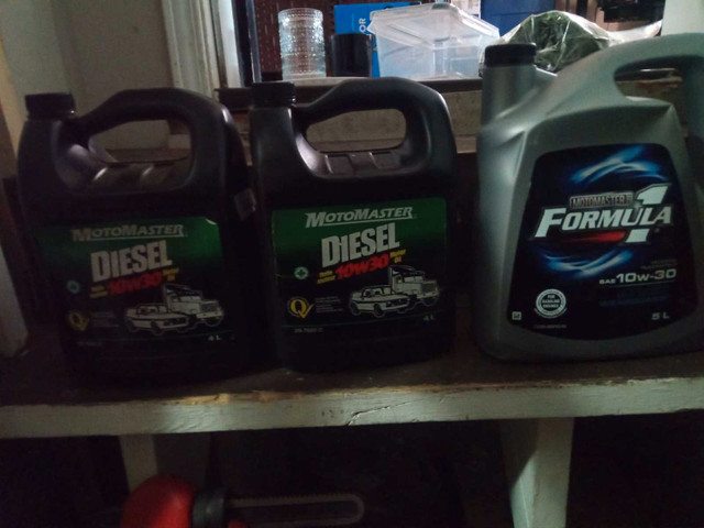 Motomaster Formula 10W30 Oil in Engine & Engine Parts in Oakville / Halton Region