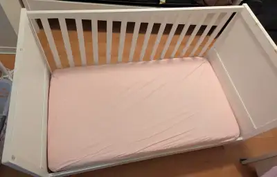 Baby crib that converts to toddler bed $100/ $50 with pick up, View more