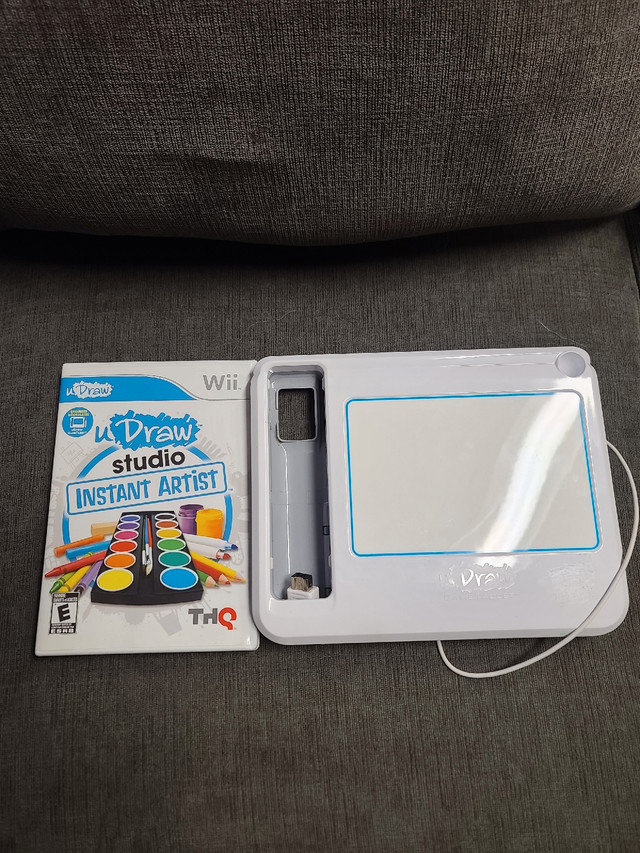 Udraw tablet and game  in Nintendo Wii in Red Deer