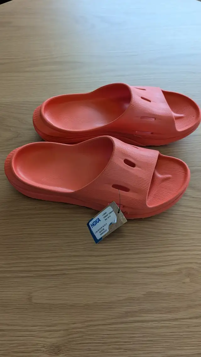 Hoka Recover Slides 3, Orange - Size 12/14. Brand New (Tag On) in Men's Shoes in Kitchener / Waterloo - Image 2