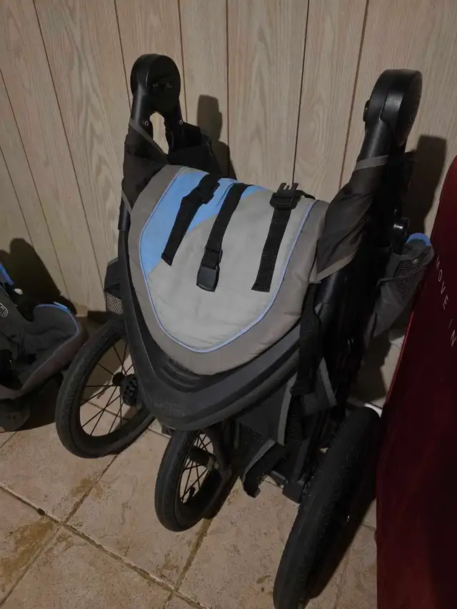 Car Seat And Stroller in Strollers, Carriers & Car Seats in Mississauga / Peel Region - Image 2