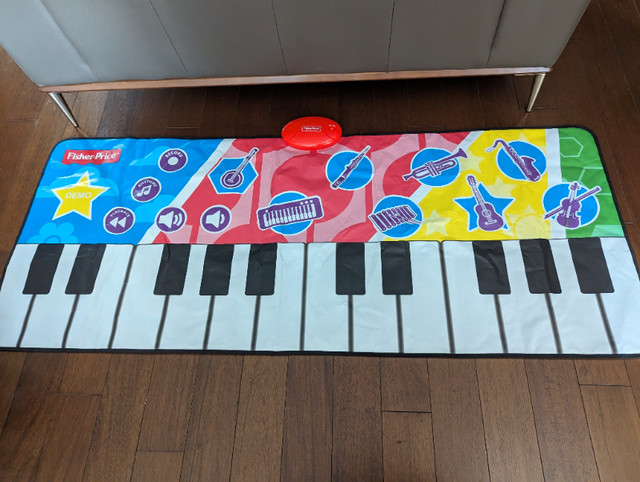 Fisher-Price Giant Piano Mat dans Jouets et jeux  à Laval/Rive Nord