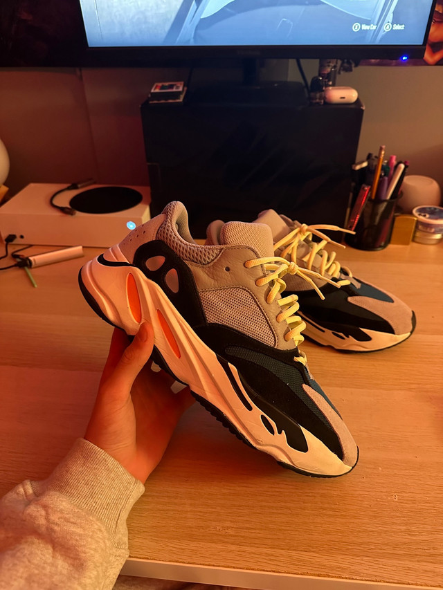 Yeezy 700 wave runner size 12 in Men's Shoes in St. Catharines - Image 2