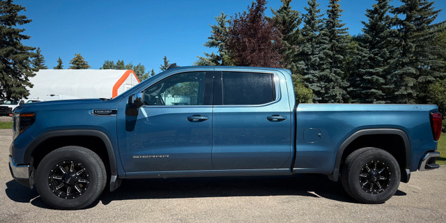 2024 GMC Sierra 1500 SLE CREW CAB/TOUCHSCREEN/HTD SEATS/STEERING in Cars & Trucks in Edmonton - Image 4