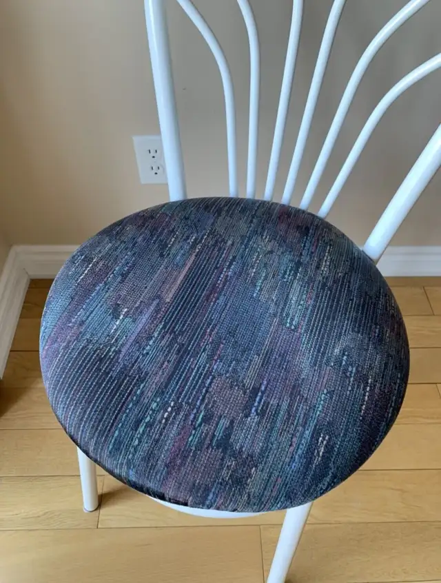 Dining Chairs in Chairs & Recliners in Markham / York Region - Image 4
